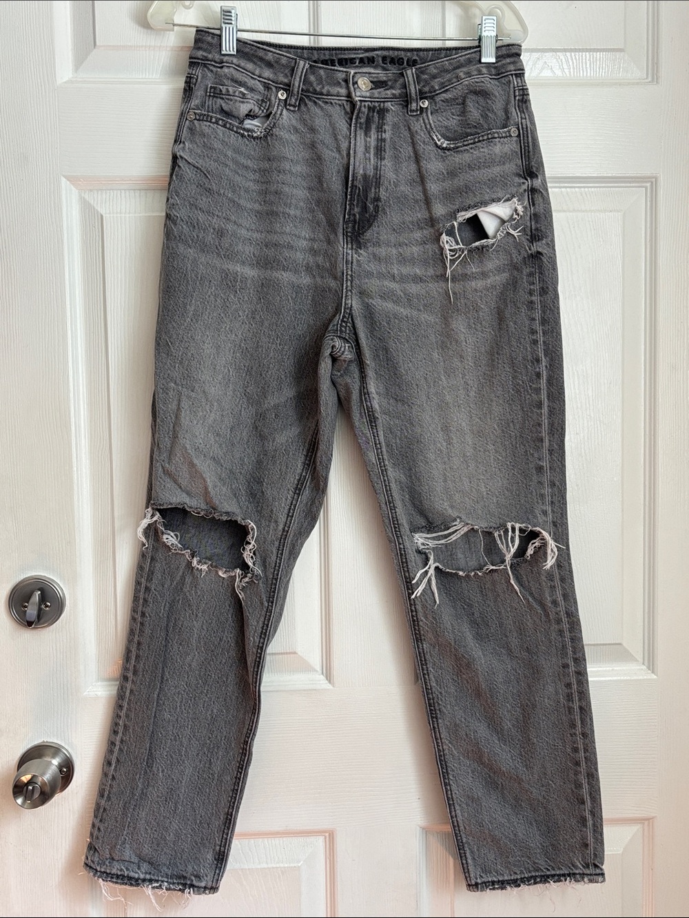 American Eagle Outfitters Distressed Straight Leg Gray Jeans size 8 regular